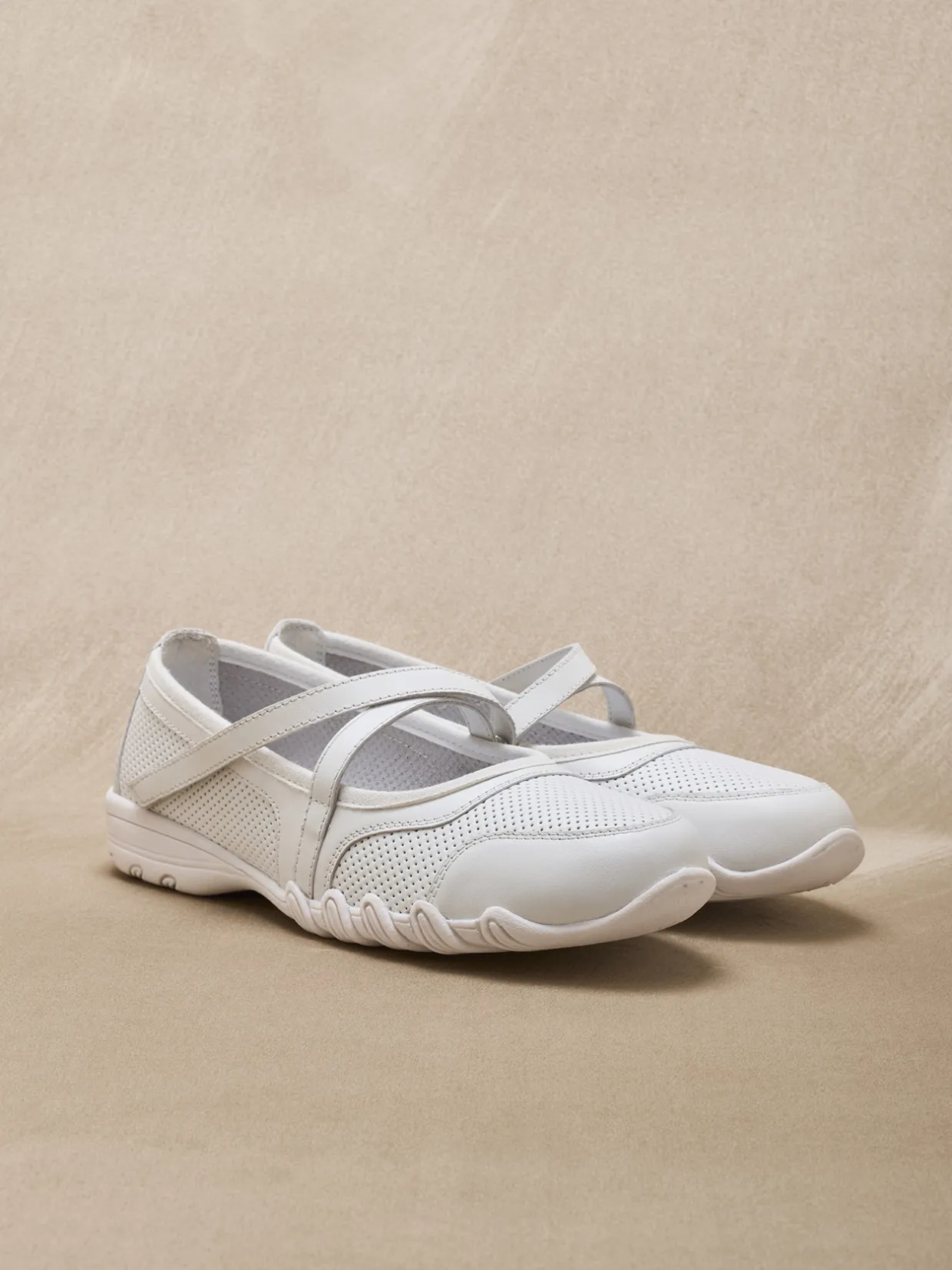 Femme Pédiconfort Babies d'été cuir perforé