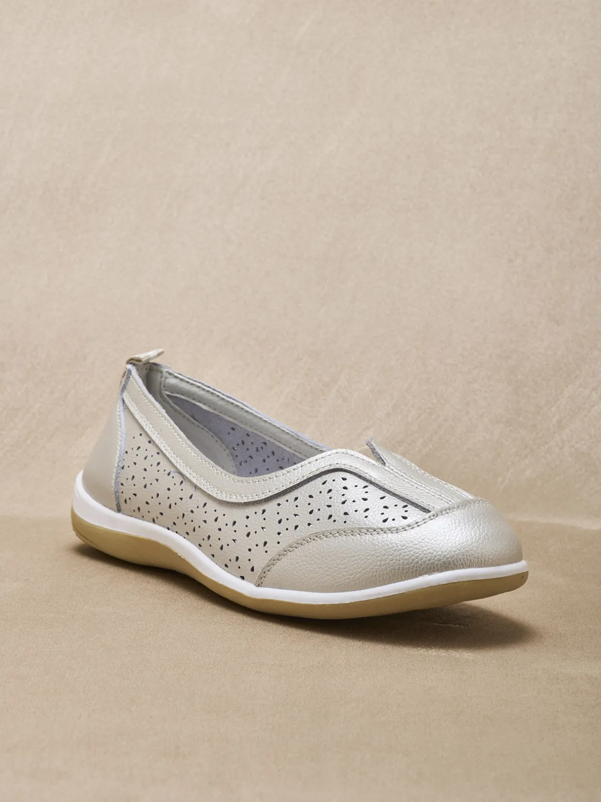Femme Pédiconfort Ballerines dessus cuir perforé