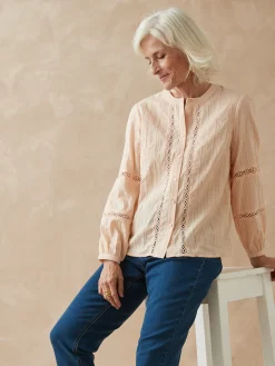 Femme Daxon Blouse avec jeu de macramé