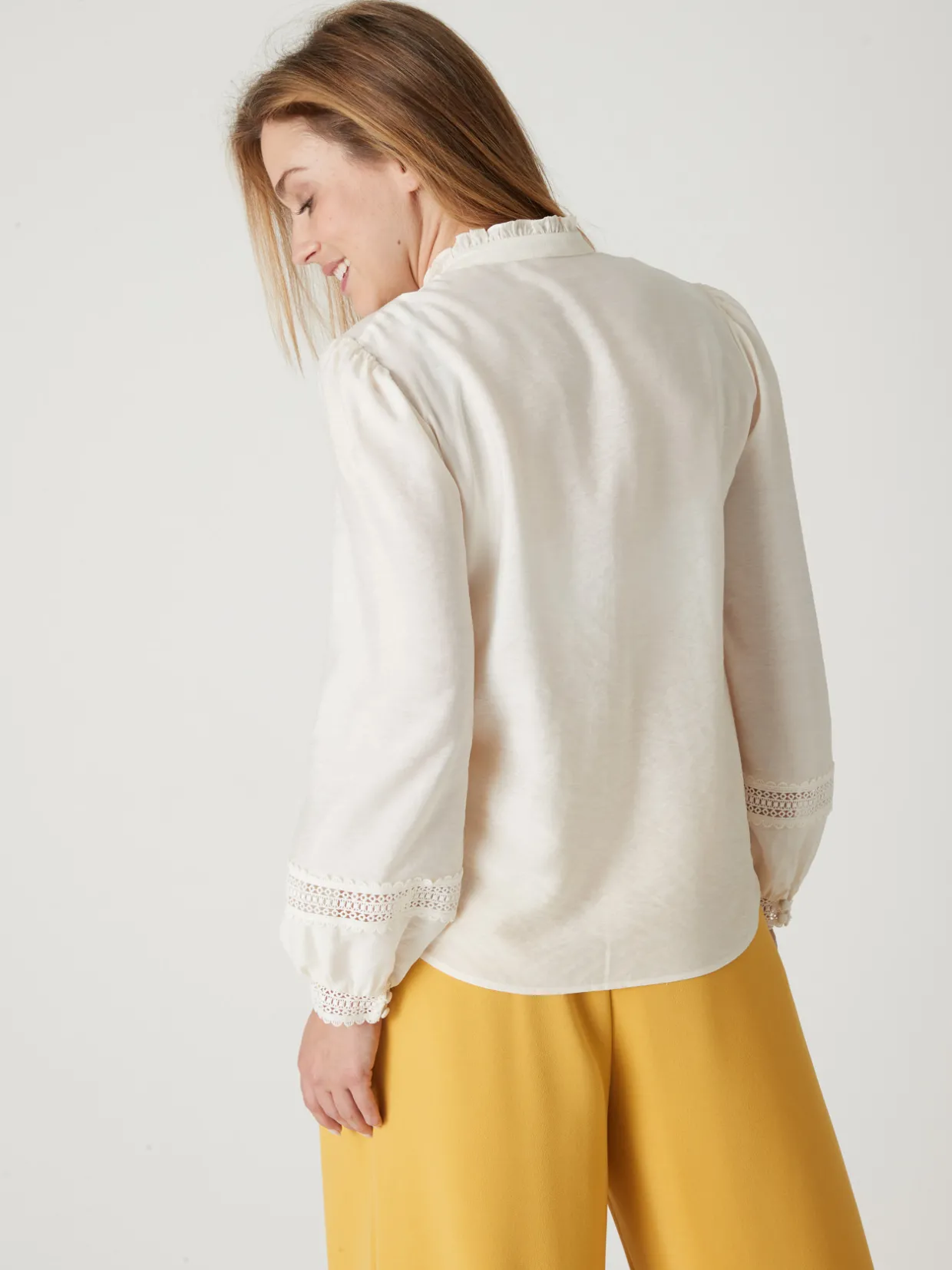 Femme Daxon Blouse col volanté