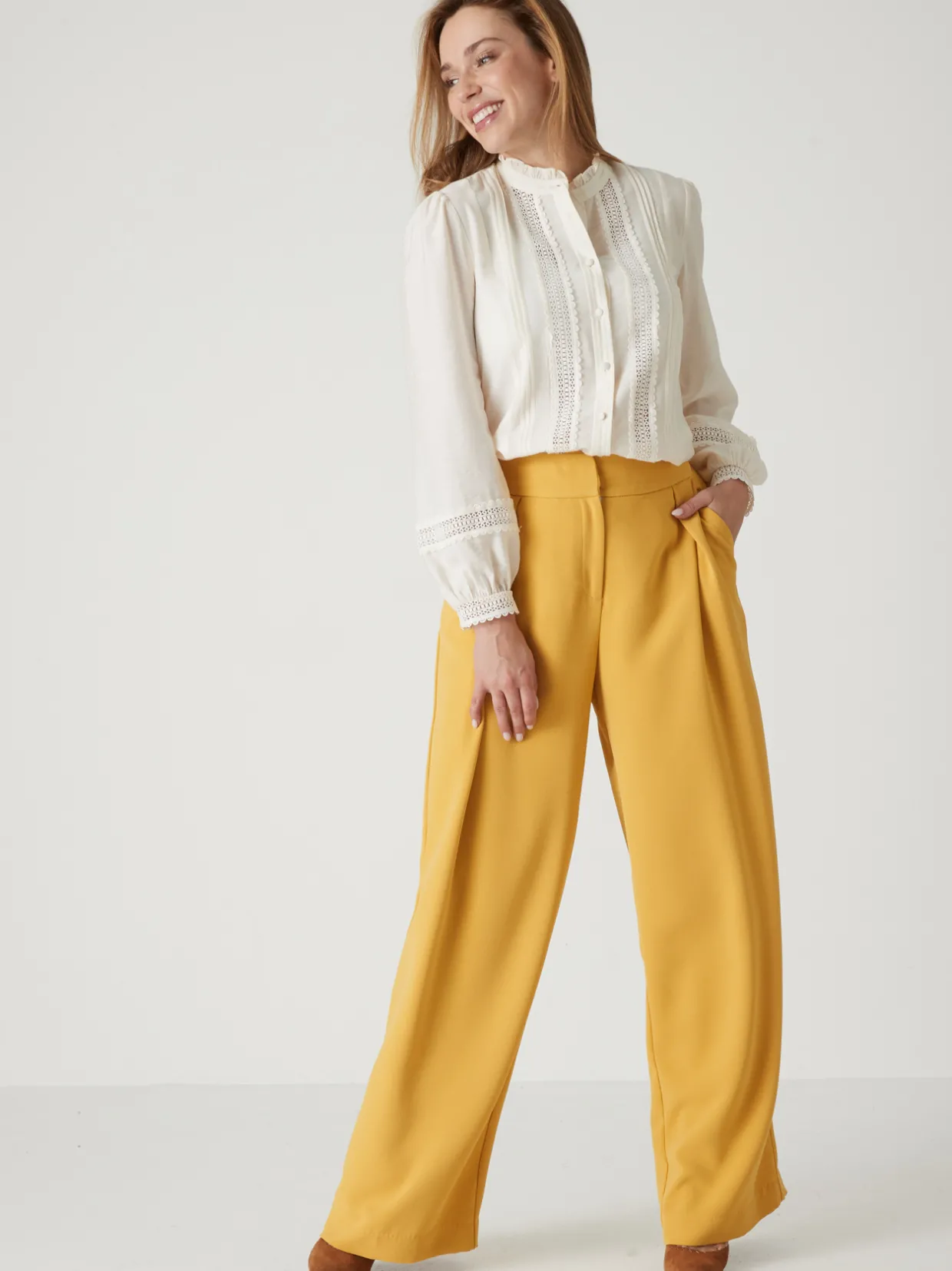 Femme Daxon Blouse col volanté