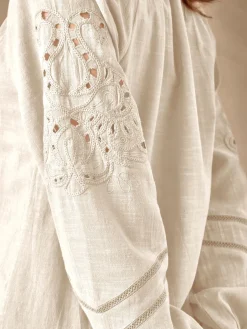 Femme Daxon Blouse manches brodées