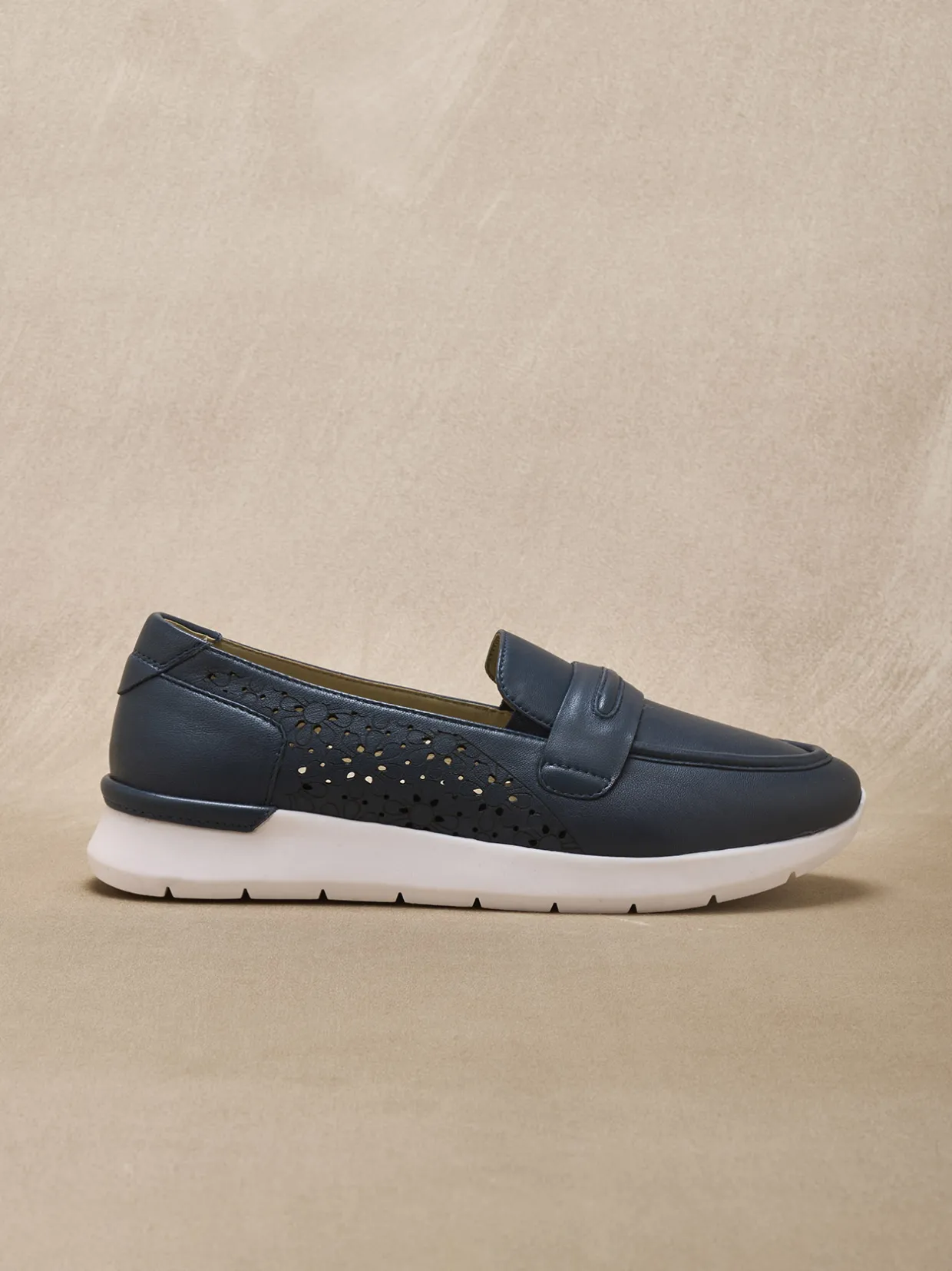 Femme Pédiconfort Mocassins cuir motifs ajourés