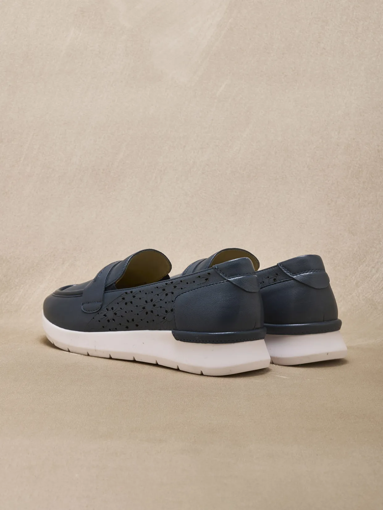 Femme Pédiconfort Mocassins cuir motifs ajourés