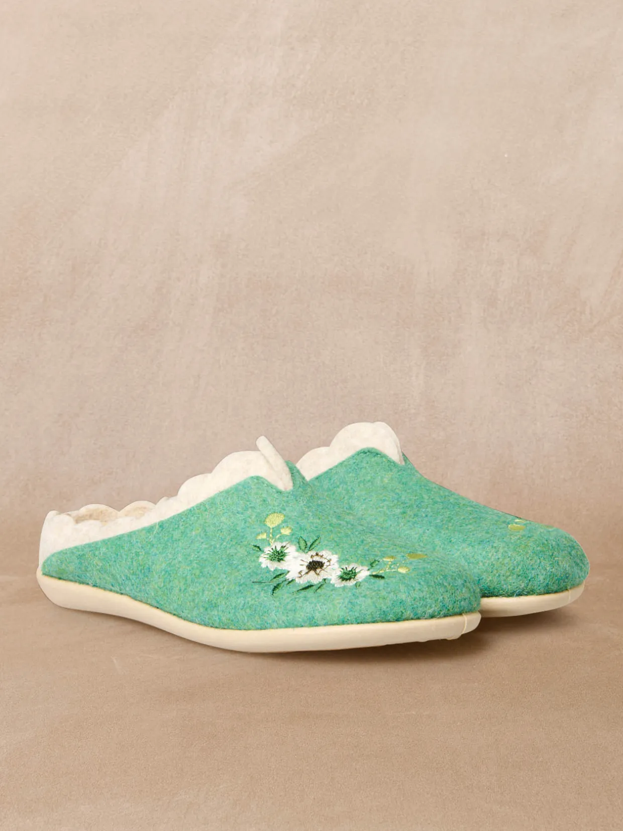 Femme Pédiconfort Mules broderies fleurs semelle amovible