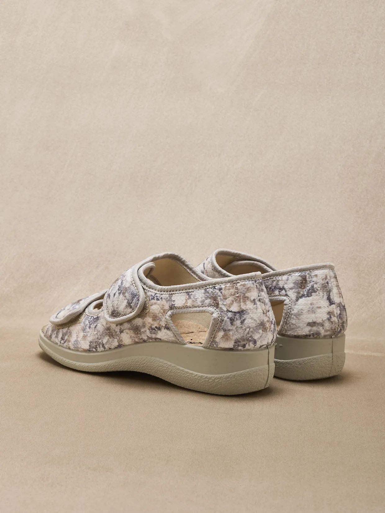 Femme Pédiconfort Sandales à scratchs ouverture totale