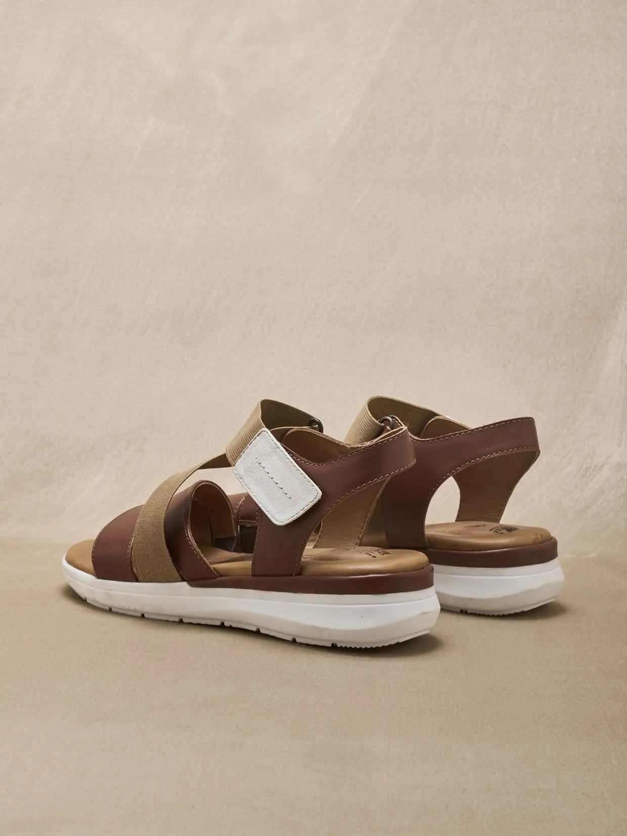 Femme Pédiconfort Sandales cuir à scratch et élastiques