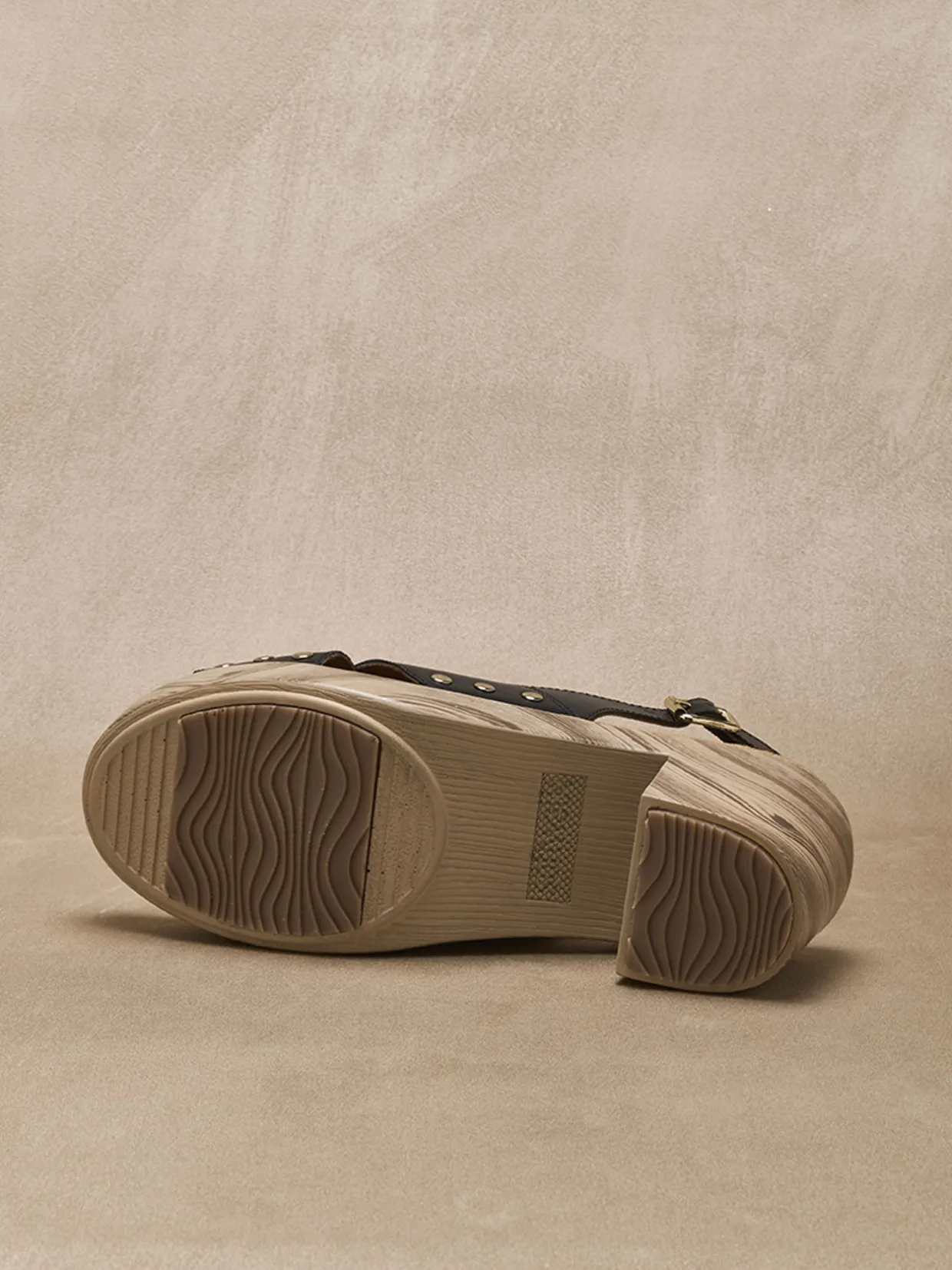 Femme Pédiconfort Sandales cuir détails clous