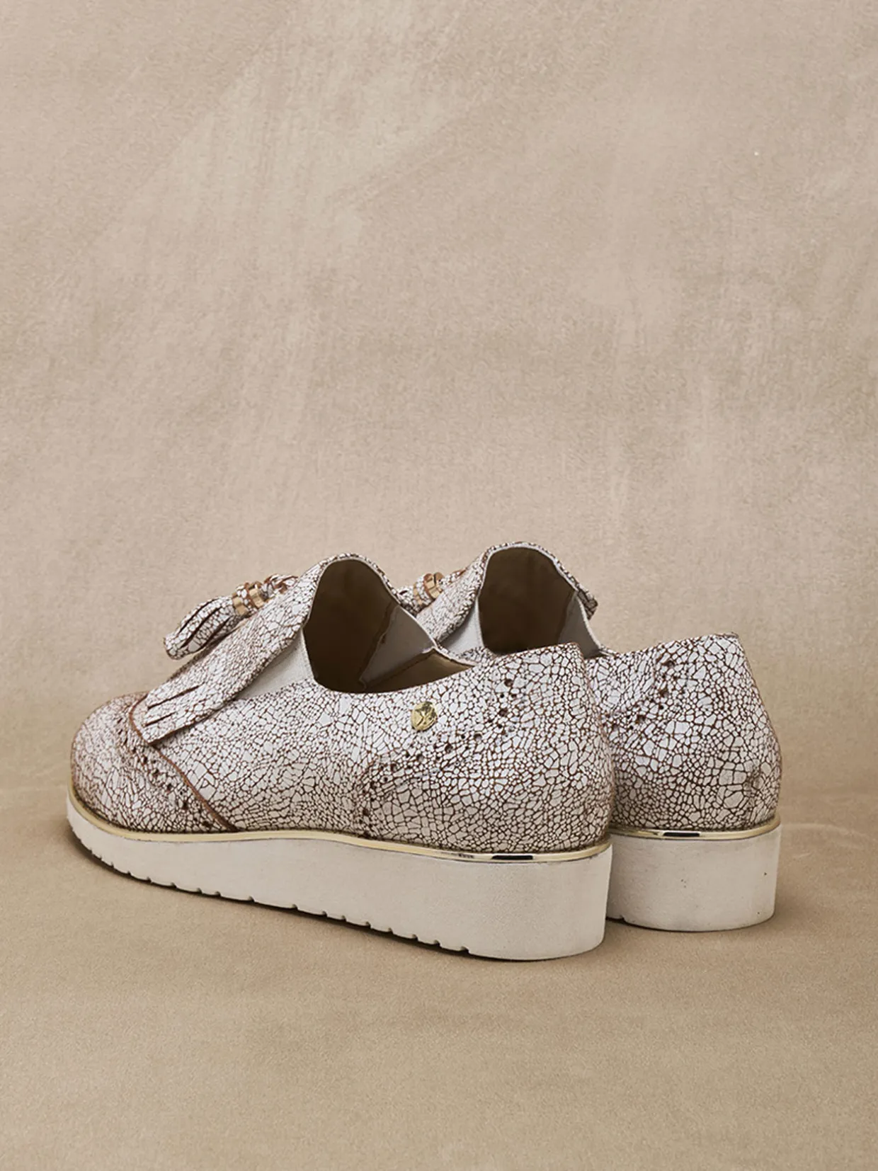 Femme Pédiconfort Sans-gêne à pompons élastiqués côtés