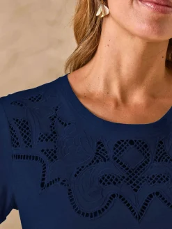 Femme Daxon Tee-shirt coton à broderies ajourées