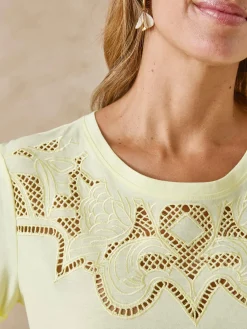 Femme Daxon Tee-shirt coton à broderies ajourées